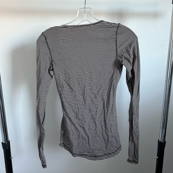 Lululemon Striped Soft Fabric Size 4 Long Sleeve - Picture 2 of 4